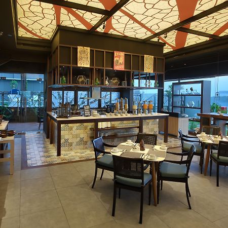 Swiss-Belinn Saripetojo Solo Surakarta (Solo) Exterior foto