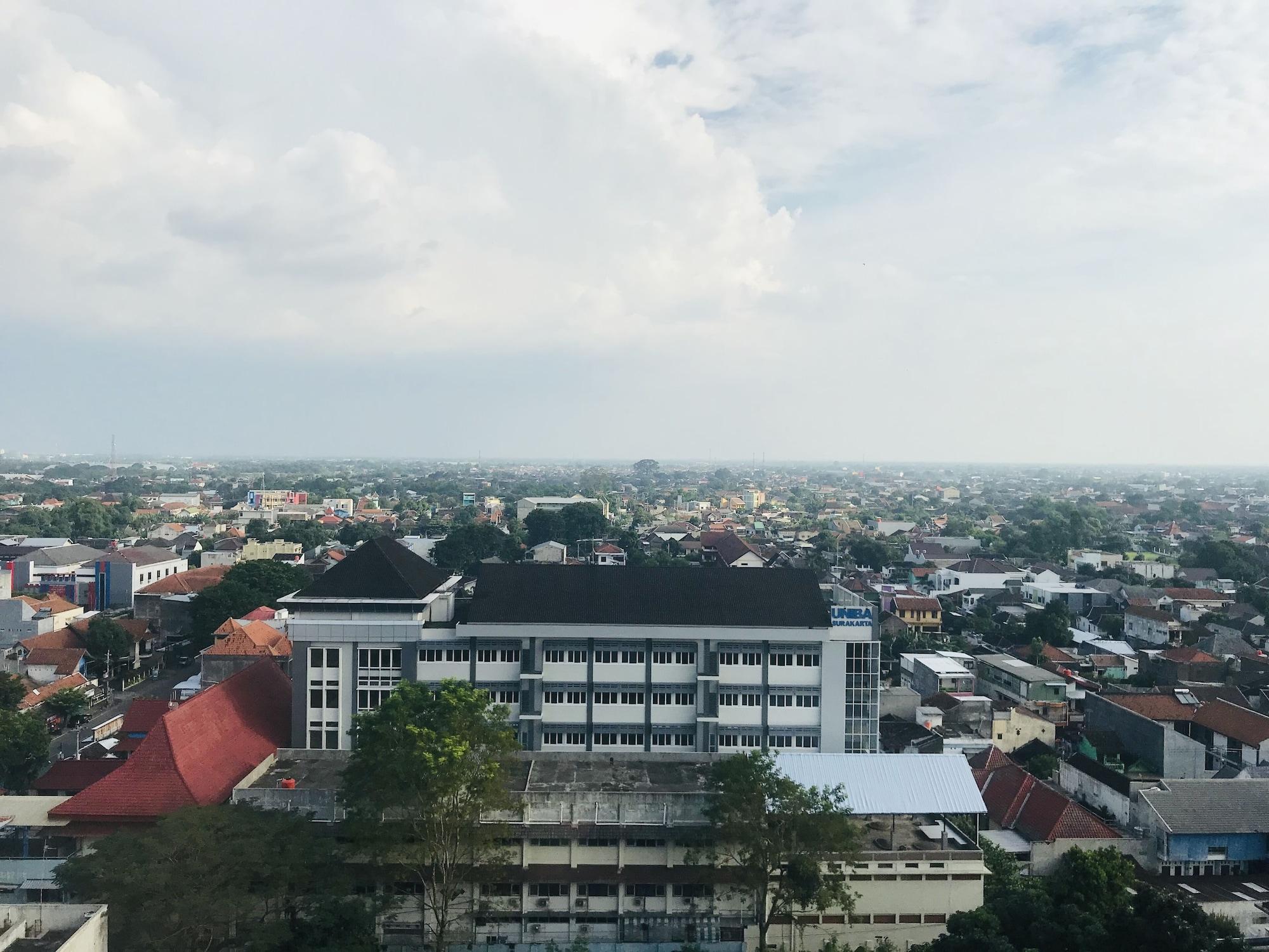 Swiss-Belinn Saripetojo Solo Surakarta (Solo) Exterior foto
