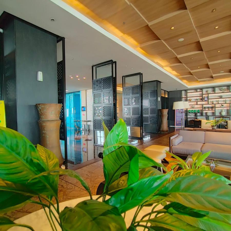 Swiss-Belinn Saripetojo Solo Surakarta (Solo) Exterior foto