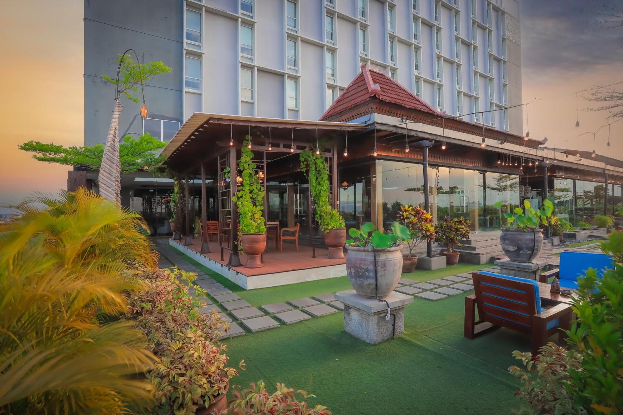 Swiss-Belinn Saripetojo Solo Surakarta (Solo) Exterior foto