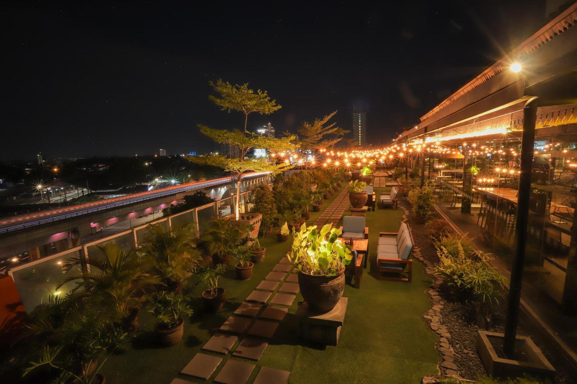Swiss-Belinn Saripetojo Solo Surakarta (Solo) Exterior foto