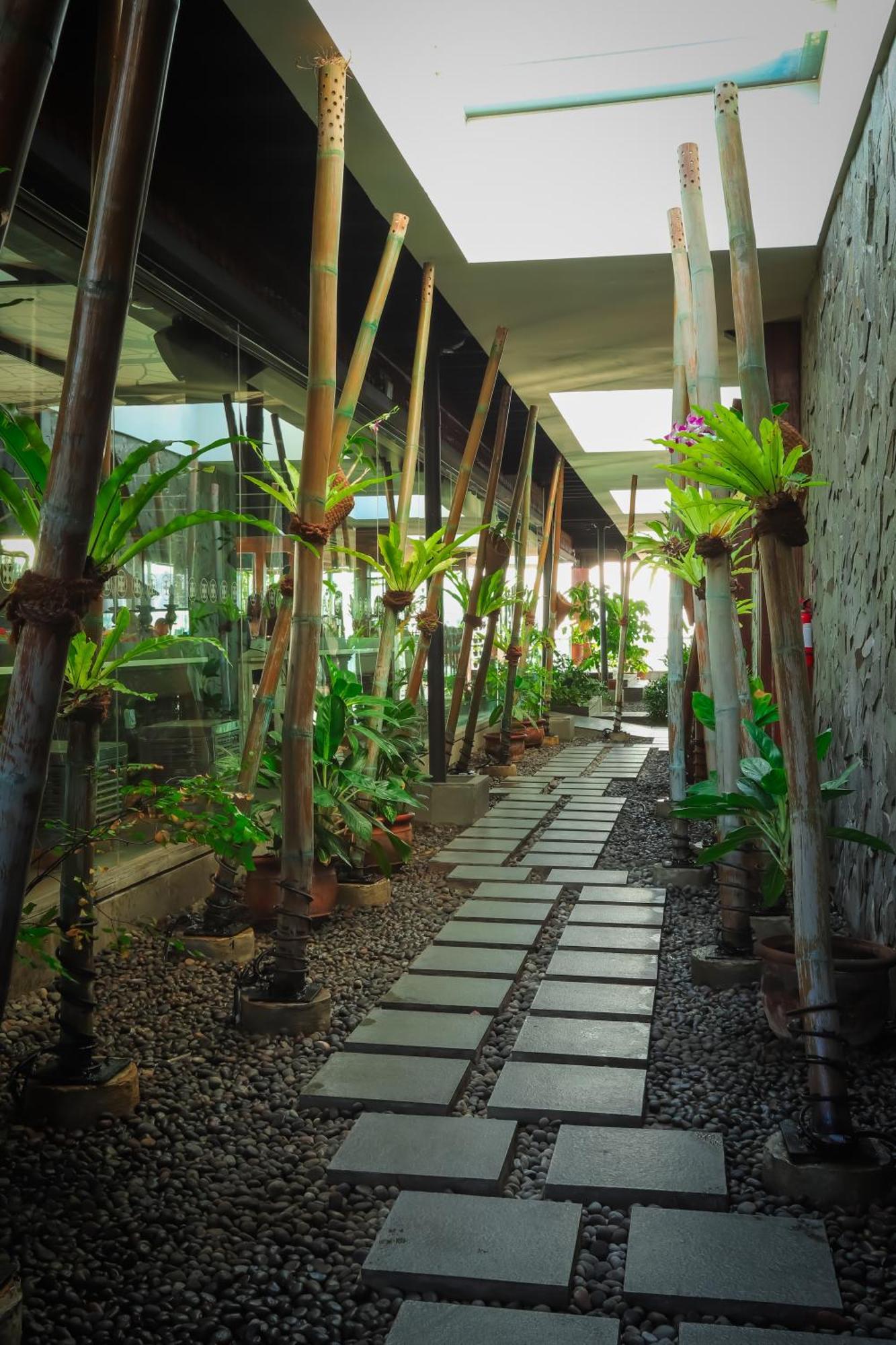 Swiss-Belinn Saripetojo Solo Surakarta (Solo) Exterior foto