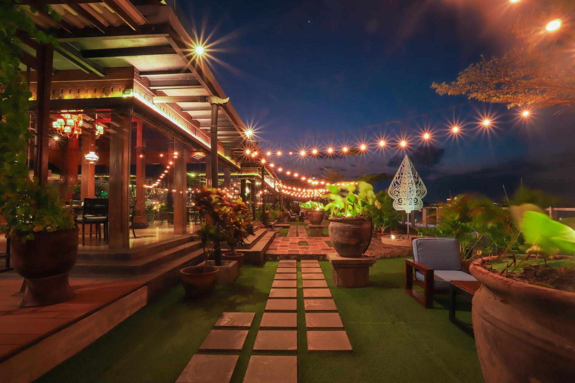 Swiss-Belinn Saripetojo Solo Surakarta (Solo) Exterior foto