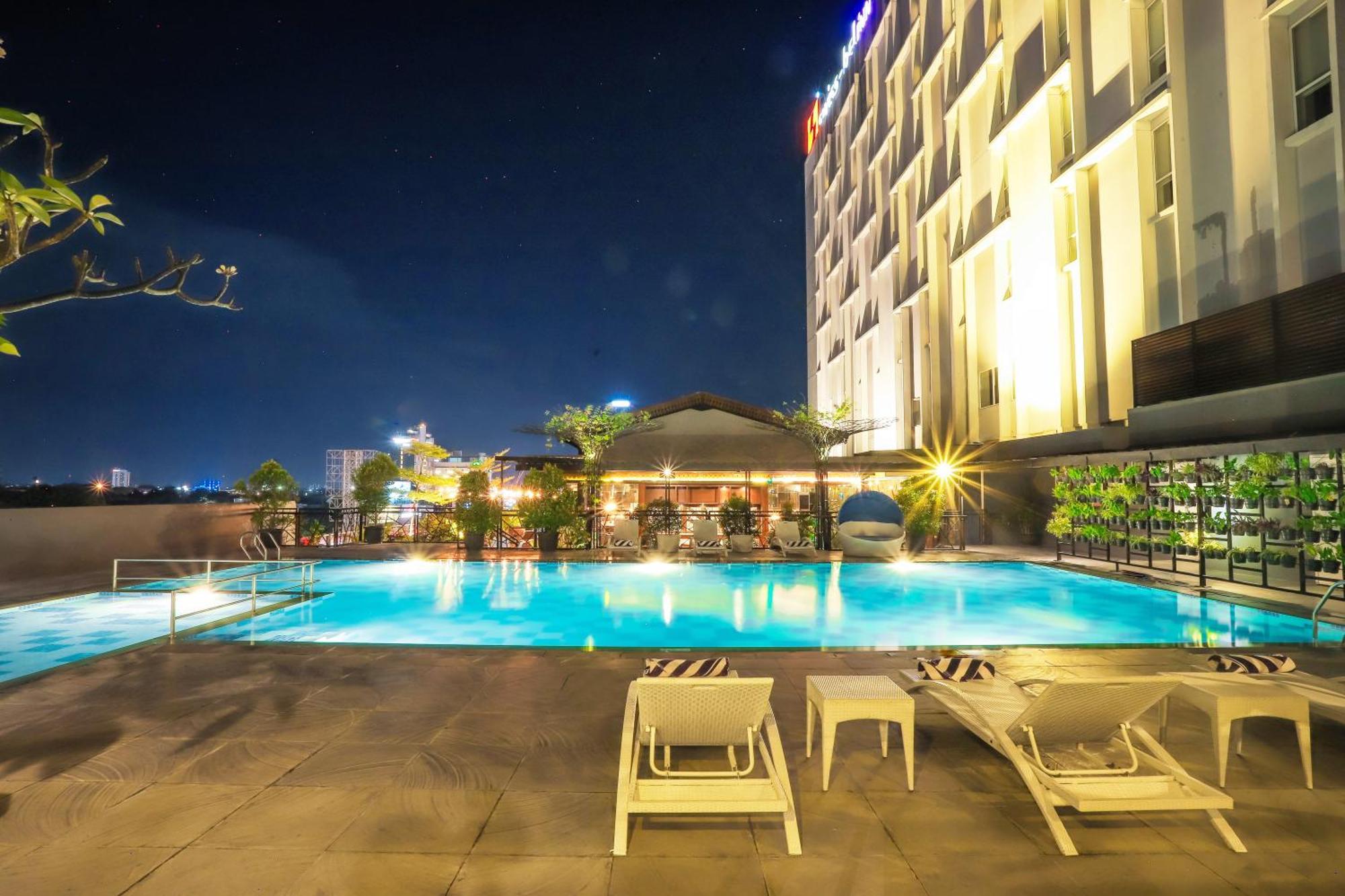 Swiss-Belinn Saripetojo Solo Surakarta (Solo) Exterior foto