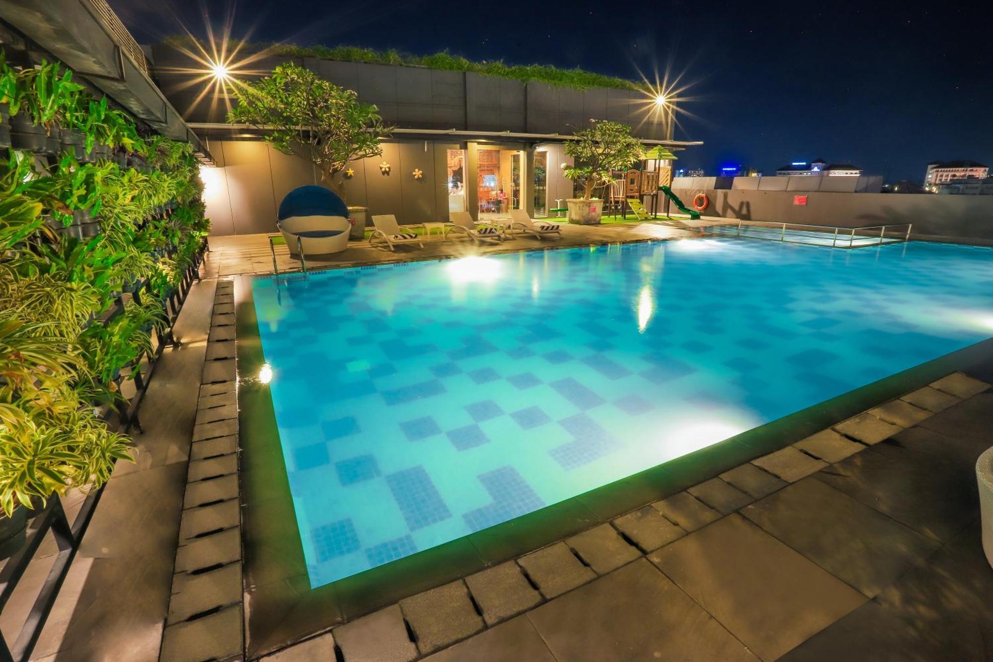Swiss-Belinn Saripetojo Solo Surakarta (Solo) Exterior foto