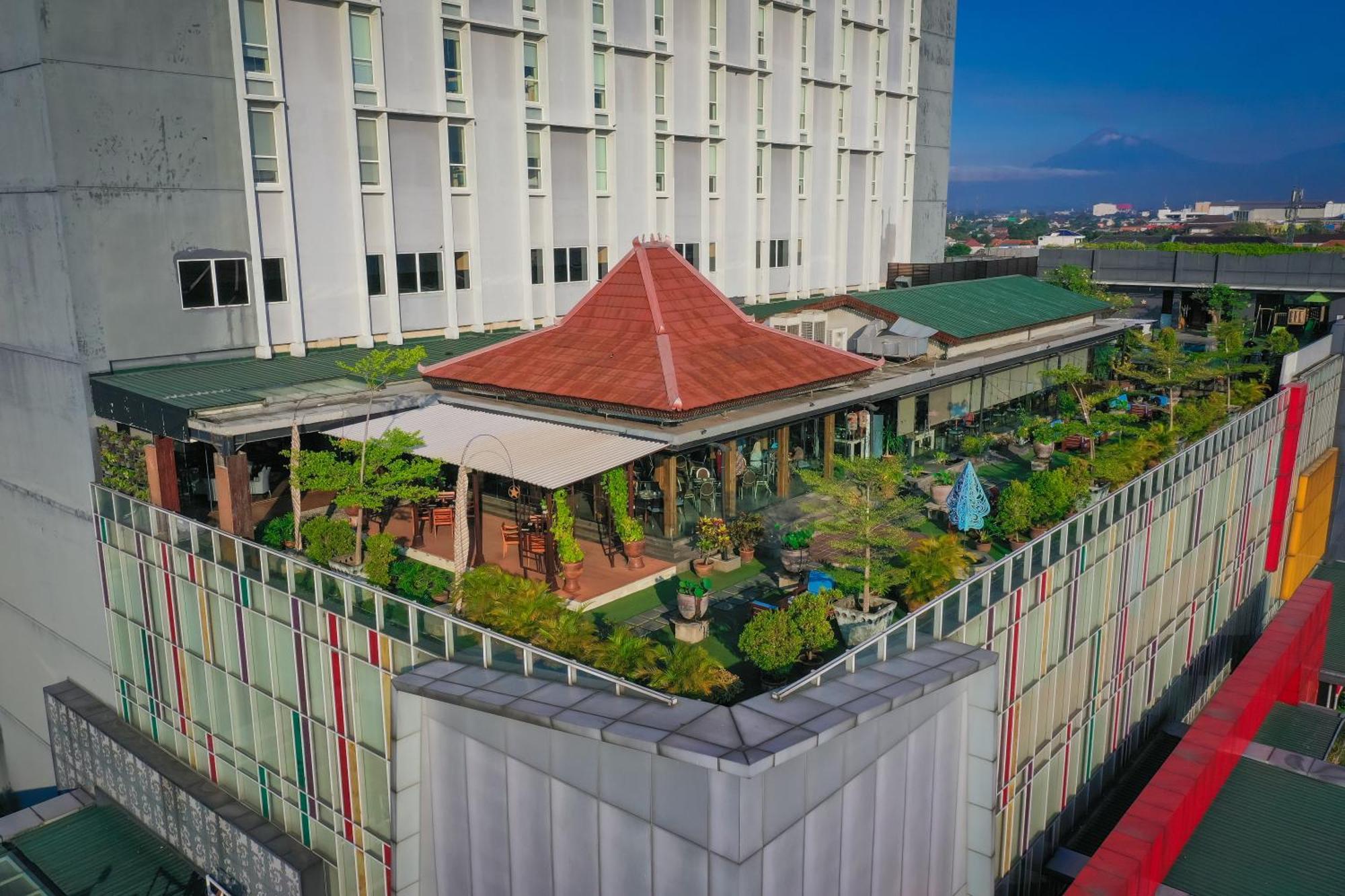 Swiss-Belinn Saripetojo Solo Surakarta (Solo) Exterior foto