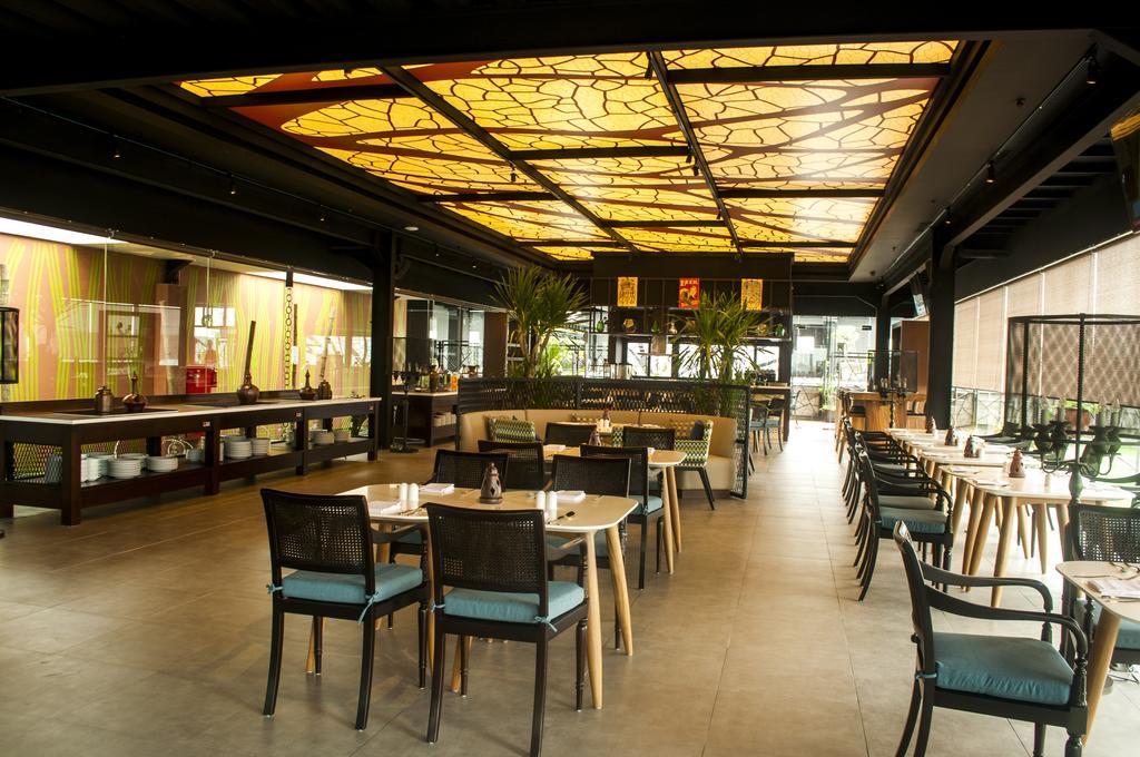 Swiss-Belinn Saripetojo Solo Surakarta (Solo) Exterior foto